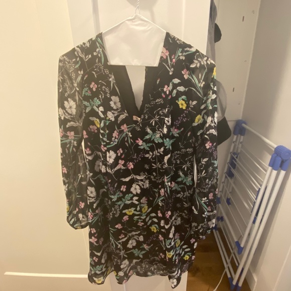 Cute flowery dress BCBG - Picture 1 of 3